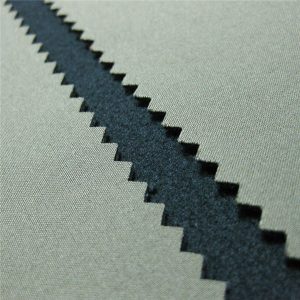 பிணைப்பு கொள்ளையுடன் 3 அடுக்குகள் TPU சுவாசமான சவ்வு சாஃப்ட்ஷெல் துணி